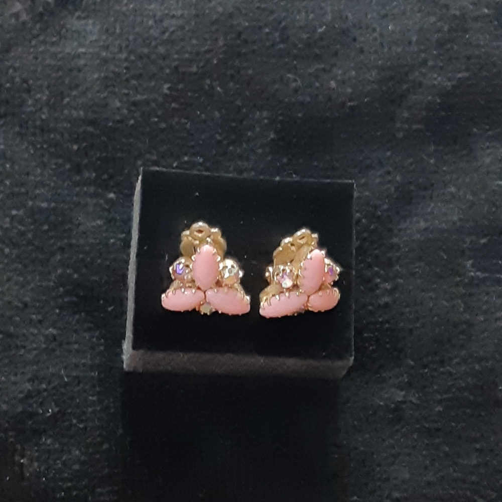 Vintage clasp earrings pink circa 1965